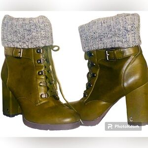 These are the beautiful Sam Edelman fashion circus boots. Size:9 1/2 Color:Green